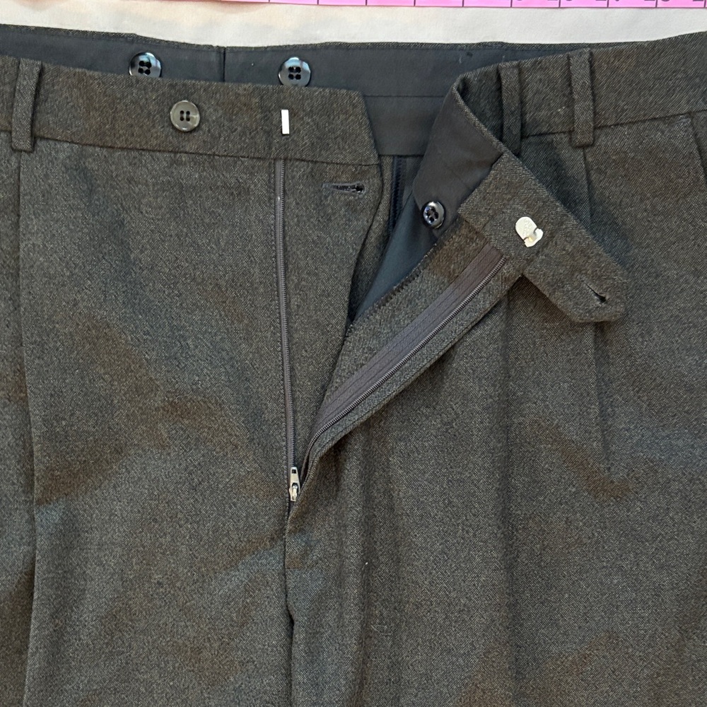 Jos. A. Bank 100% Wool Pleated Dress Pants – Dark Brown Made in Canada - Picture 6 of 9